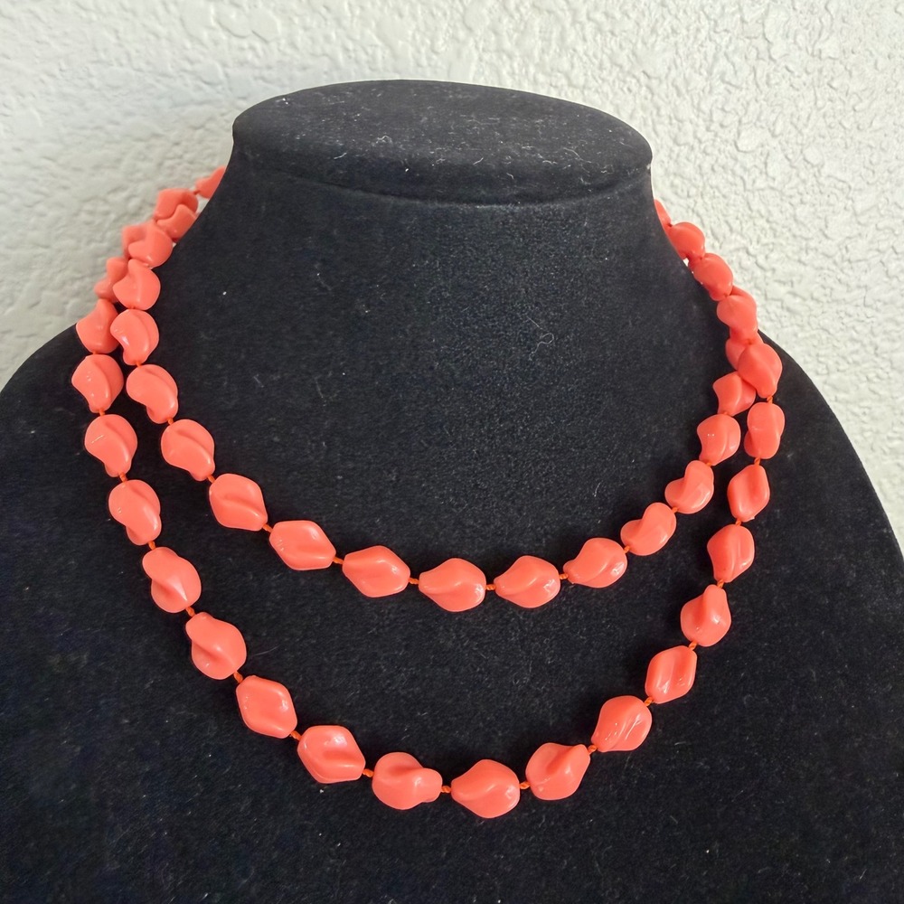 Vintage Sarah Coventry Knotted Twist Orange Coral Plastic Bead Necklace 34"